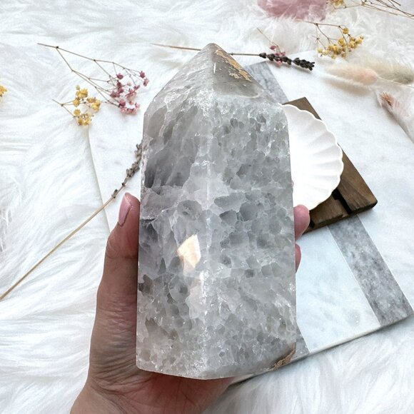 Gorgeous Large Agate Tower with Druzy - Picture 4 of 8